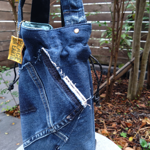 №818【DENIM✖️巾着バッグ⚮̈】デニムリメイクサブバッグ/ミニバッグ