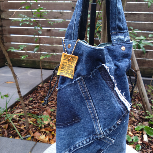 №818【DENIM✖️巾着バッグ⚮̈】デニムリメイクサブバッグ/ミニバッグ
