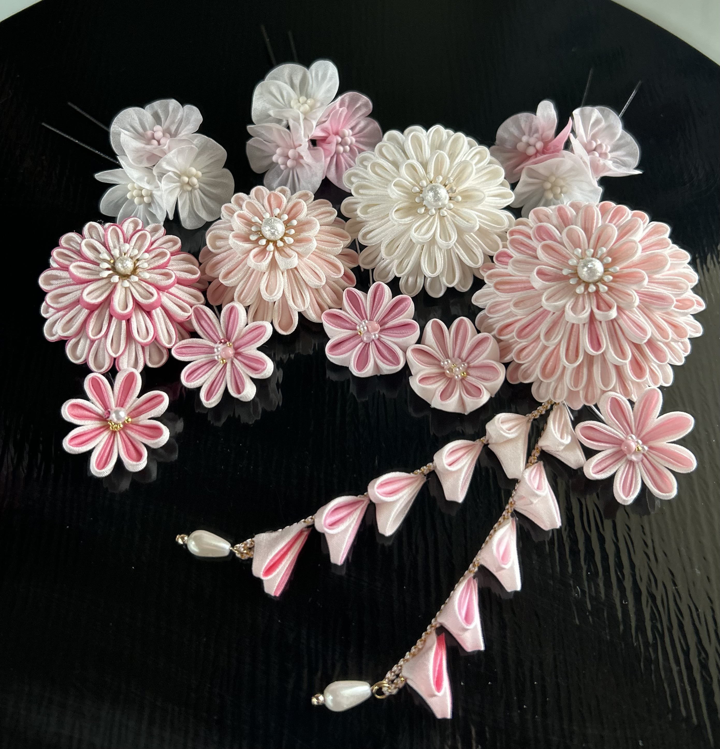 【即日発送】つまみ細工　成人式、卒業式髪飾り（薄桃） 10,920円