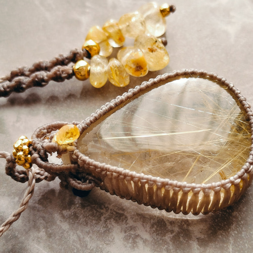 ゴールデンルチルクォーツマクラメネックレス【水精の紡ぎ