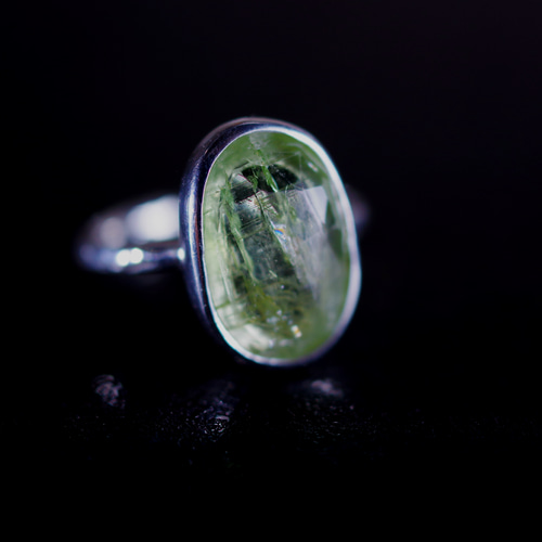 ◆最終値下◆バイカラーフローライト&グリーンカイヤナイト◆のデザインリング　指輪 NEW 『グリーンカイヤナイト』世界でひとつの天然石リングsv925 指輪