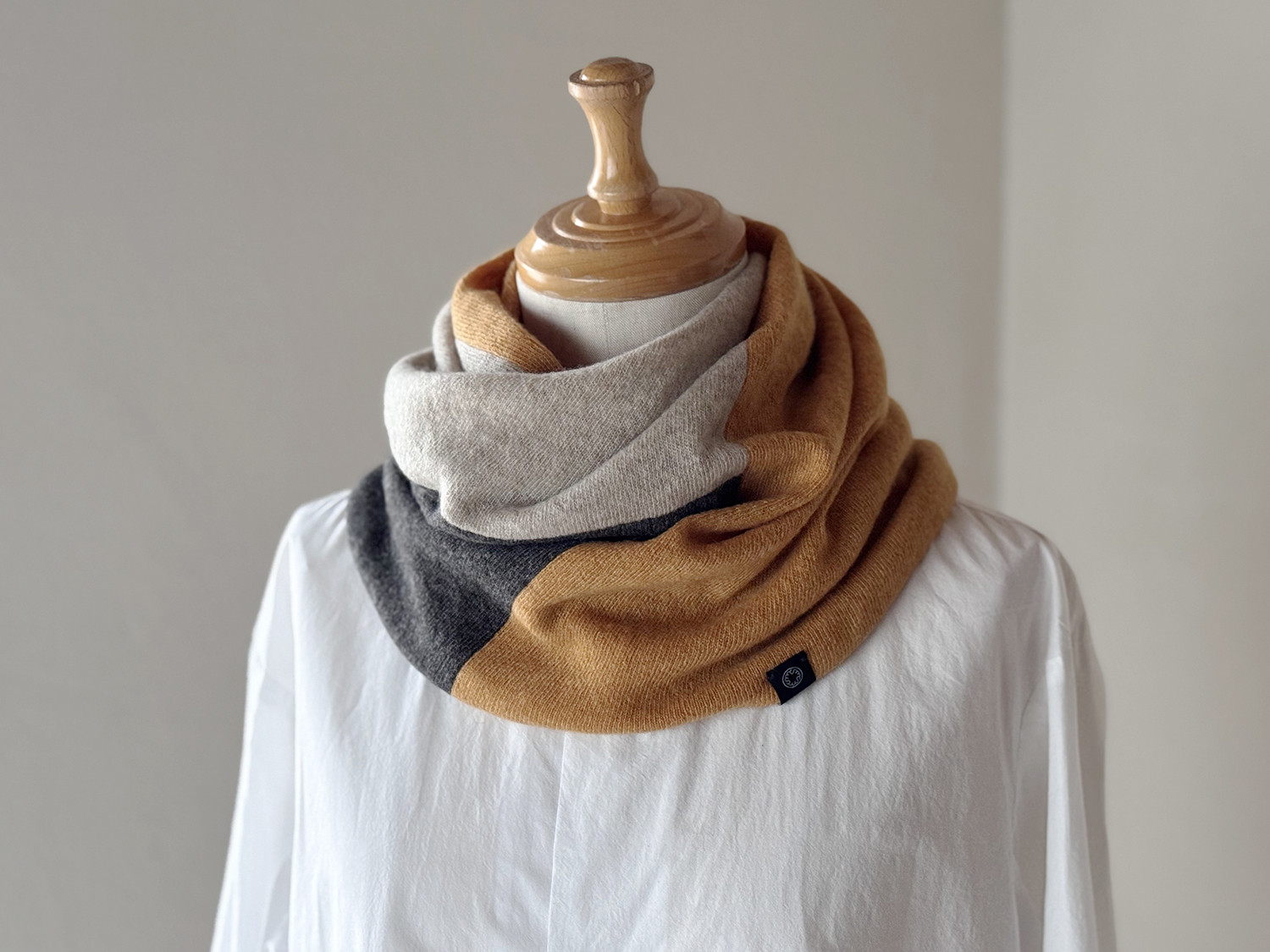 温度を纏う。純カシミヤねじりスヌード ［Tsumiki Design］マスタード/ベージュ/コーヒー