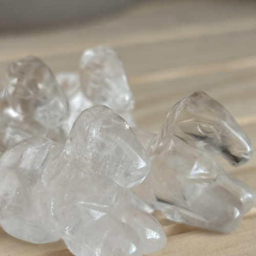 送料無料♬ 2026干支☆午☆水晶☆彫物 天然石 Welina 通販 20255523