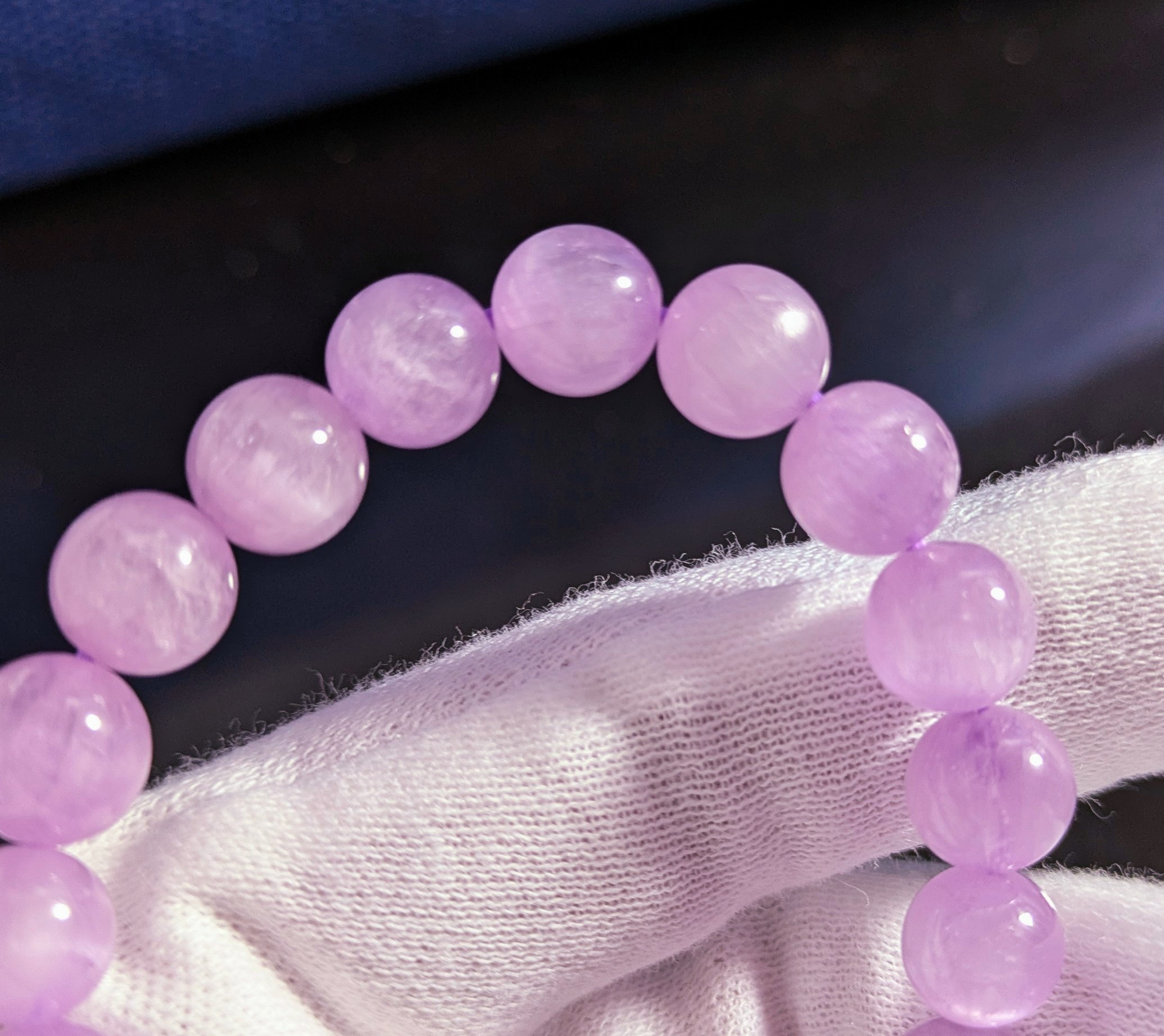 ✿天然色クンツァイト９mm美しいラベンダー色の希少石ブレスレット