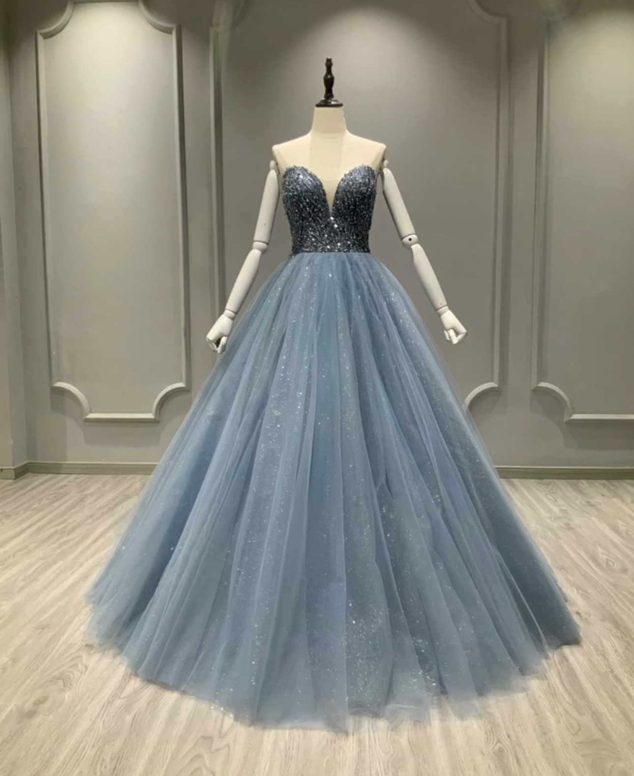 憧れのドレス　プリンセスライン　グッリター　チューブトップ　袖無し　編みあげ　ビーズ　チュール　前撮り　カラードレス花嫁