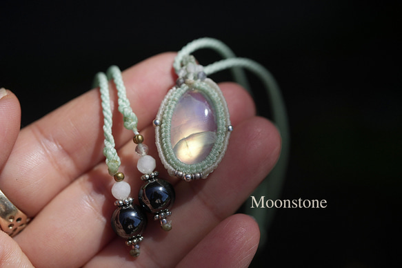 pink天国色☆レインボームーンストーン マクラメネックレス2227