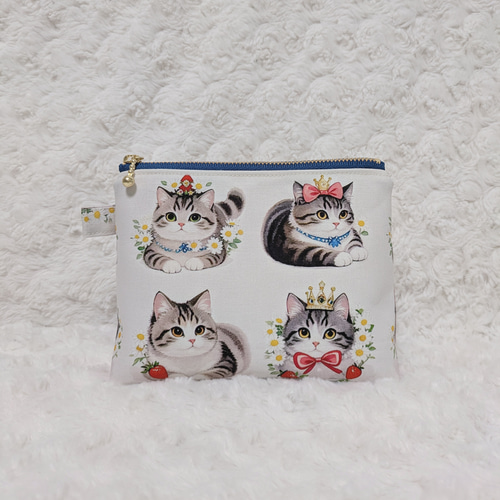 感謝価格　SALE ワイヤーポーチ　海と猫柄　人気　コスメポーチ　ハンドメイド 感謝価格 SALE ワイヤーポーチ 海と猫柄 人気 コスメポーチ