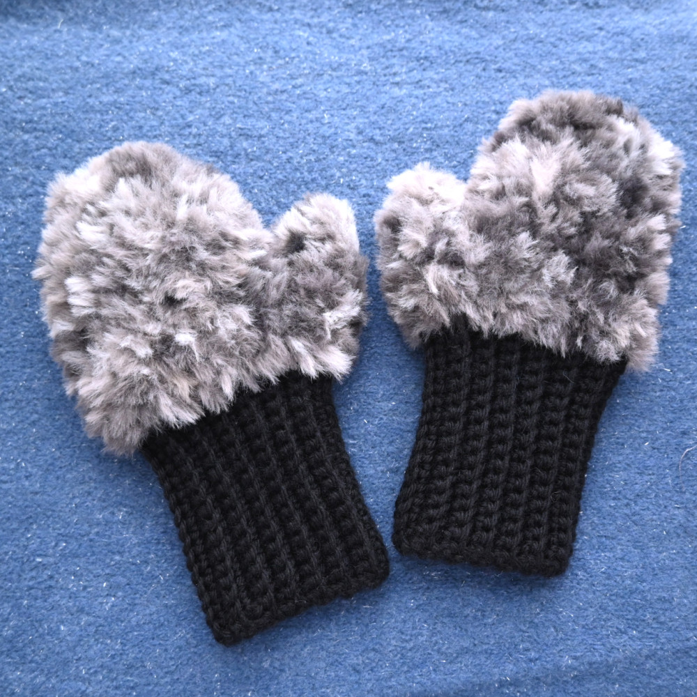 指先を出せるミトン♪ウール毛糸×ふわふわファー《モノトーン》