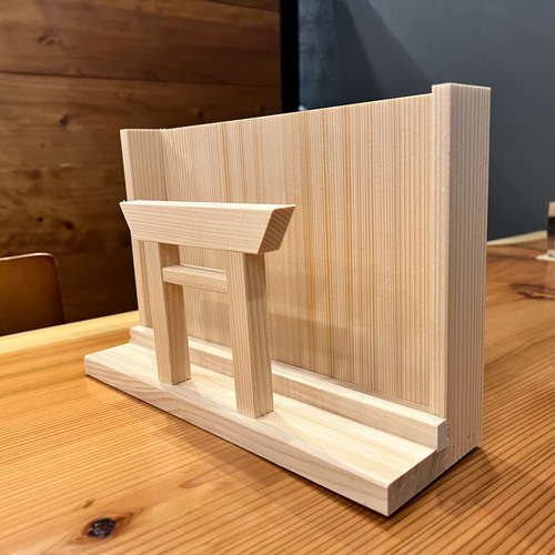 手作り 無垢木製 神棚スタンド｜家具の上に置けるシンプル神棚｜現代の 