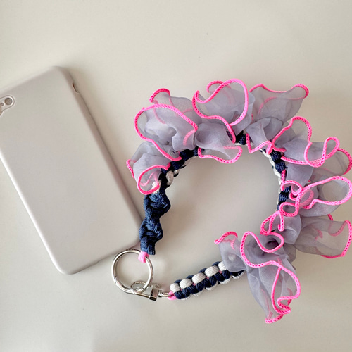 大人可愛いフリルリボンのパラコードショルダーストラップ ネイビー