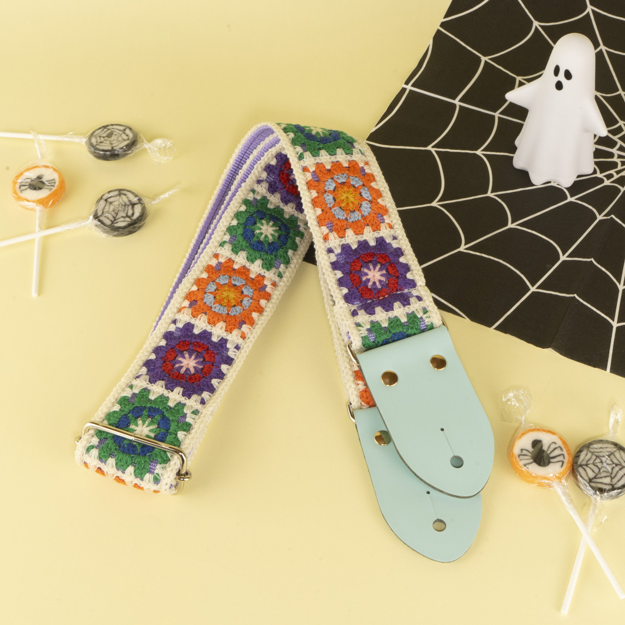 かぎ編みギターストラップ　ダーク