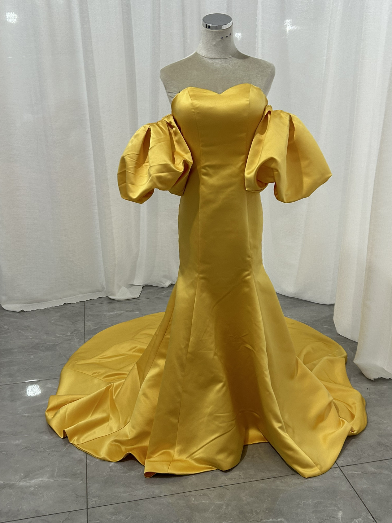 送料無料！人気上昇！イエロー   ベアトップ カラードレス ロングトレーン パーティードレス マーメイドライン 結婚式