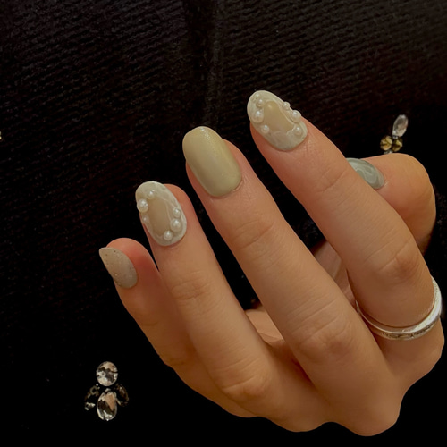 ネイルチップ 冬ネイル ニュアンス ぷっくり うねうね シンプル 短め