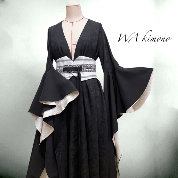 ブラック 落款 ドレープ袖 着物ガウン ドレスガウン 着物リメイク 演奏