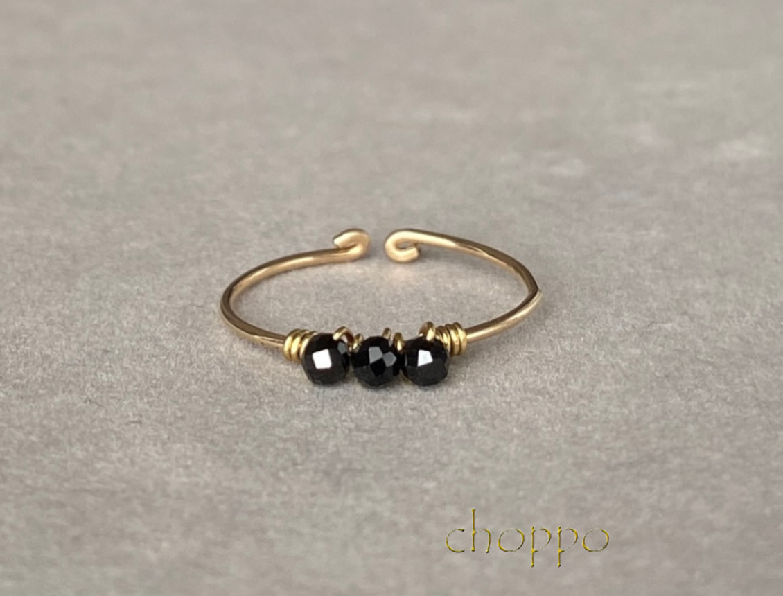 petit 3粒リング ブラックスピネル 14㎏f オープンリング 華奢 スキン