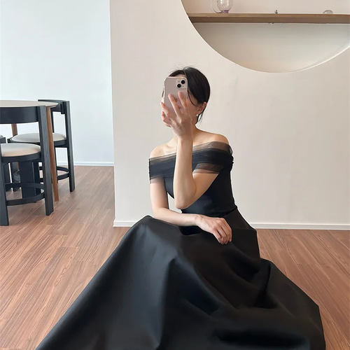 高級感 黒 オフショルダー パーティードレス シンプル 韓国風 結婚式