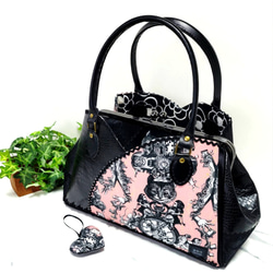 調節可能なリボン持ち手のBOX型がま口バッグ(ジョリーフルール)黒