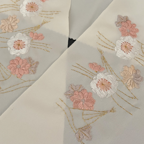 桜の半衿 NO.1☆オフホワイト☆正絹☆日本刺繍☆振袖・晴着に☆成人式