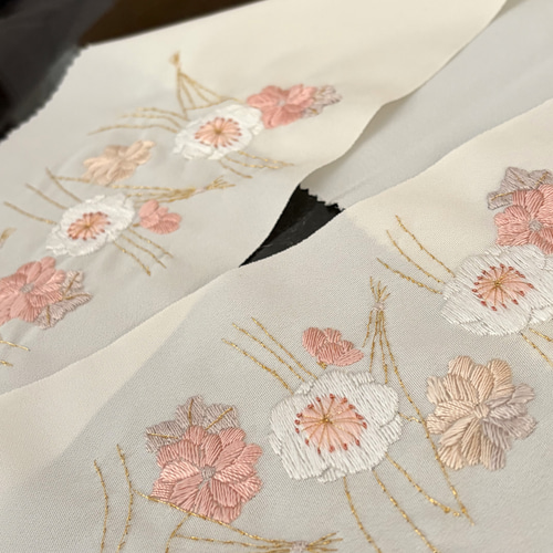 桜の半衿 NO.1☆オフホワイト☆正絹☆日本刺繍☆振袖・晴着に☆成人式