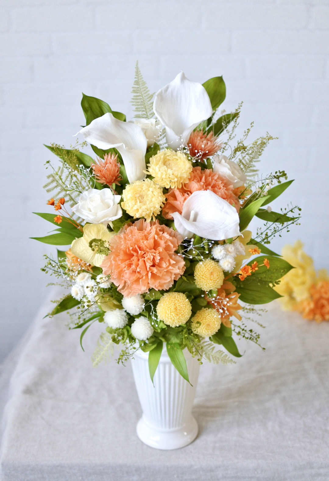 【新作】ふんわりプリザーブドフラワー仏花　黄色　オレンジ　百合　カーネーション　かすみ草　大きめ