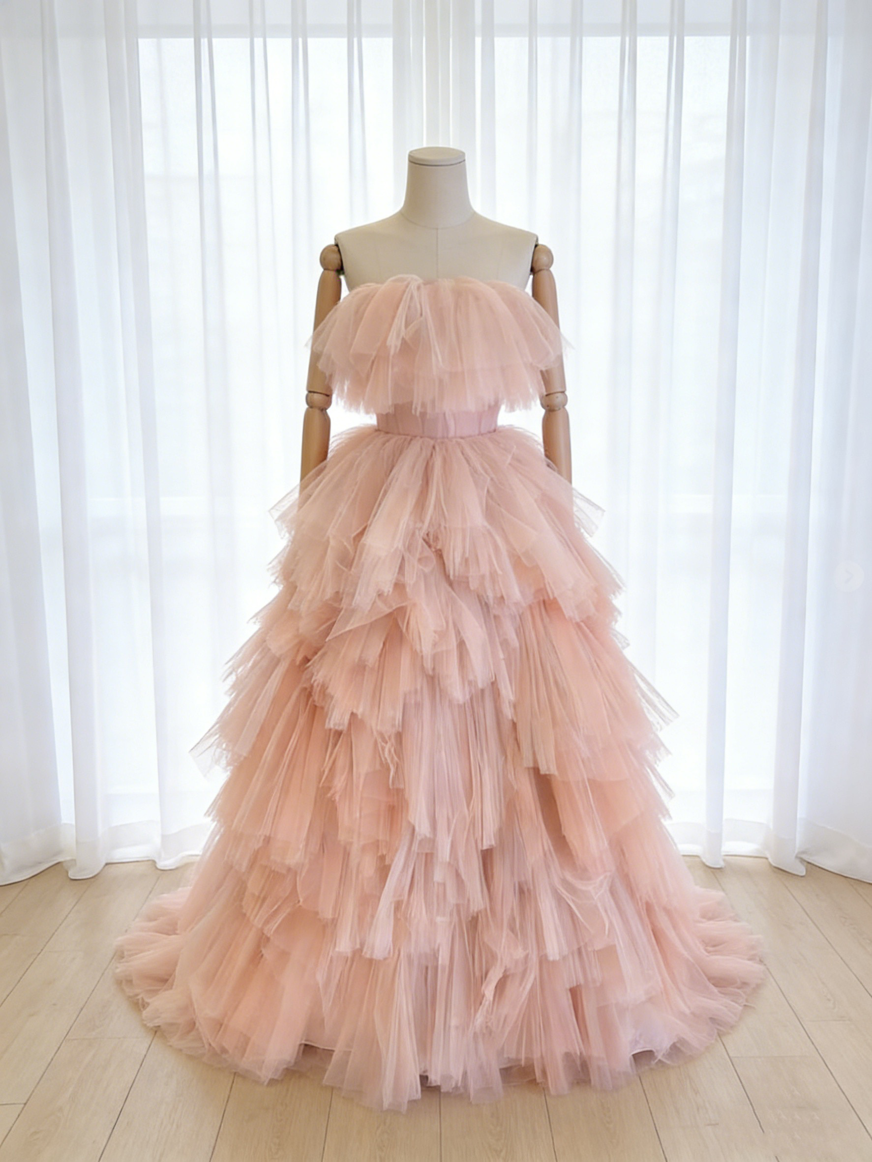 送料無料！カラードレス ピンク もこもこドレス  オフショルダー  結婚式 抜群におしゃれ度が際立つ プリンセスライン