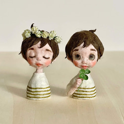 和紙人形『シロツメクサの花冠と四つ葉のクローバー』小さな幸運を運ぶミニドール(胸像)セット 1枚目の画像