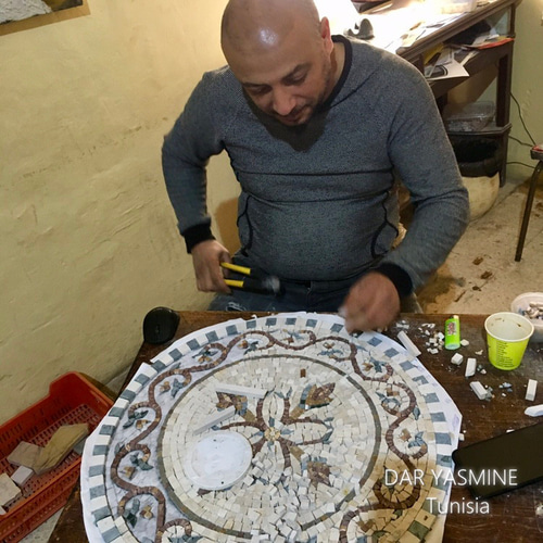 モザイクタイル＊チュニジア伝統工芸 躍動感の溢れる馬の姿 馬01