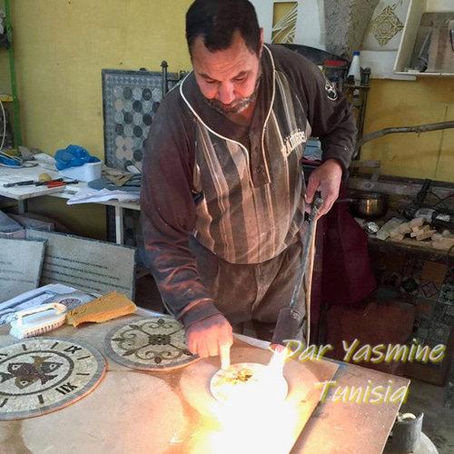 モザイクタイル＊チュニジア伝統工芸 躍動感の溢れる馬の姿 馬01