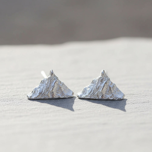 純銀】雪山のピアス SV999 (Fine Silver) 聖なる山 アウトドア 登山