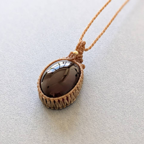 ガーネットマクラメネックレス 明け星】ヘソナイトガーネット 留め切りタイプ マクラメ編みネックレス