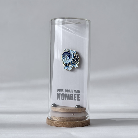 真鍮/ピンバッチ標本】犬張子のピンバッジ / ガラスケース付 / 民芸