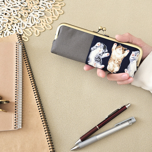 猫好きさんへ【へそ天にゃんこさんのスマートながま口ペンケース】送料