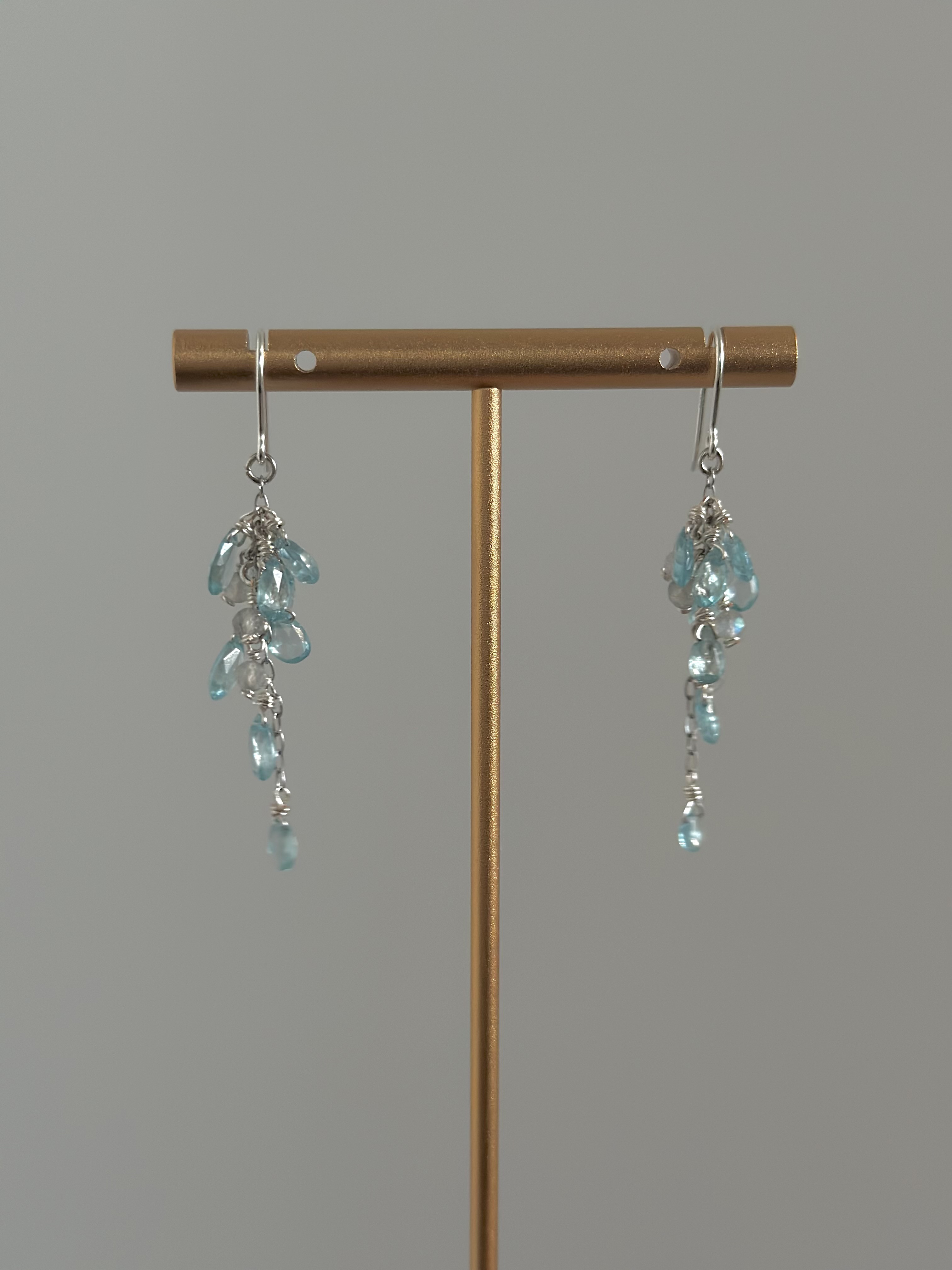 ブルージルコンピアス