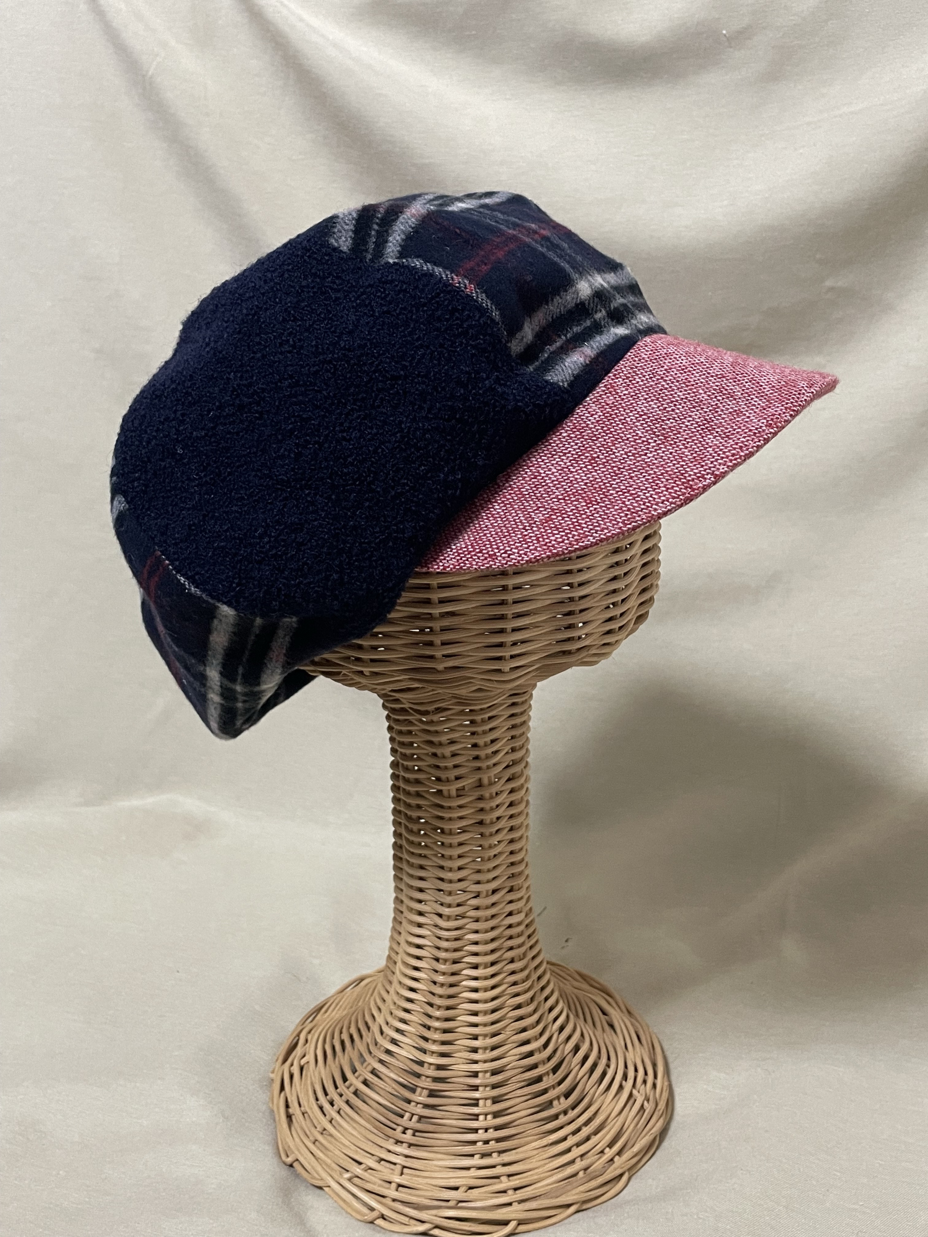 キャスケット（紺赤チェック）