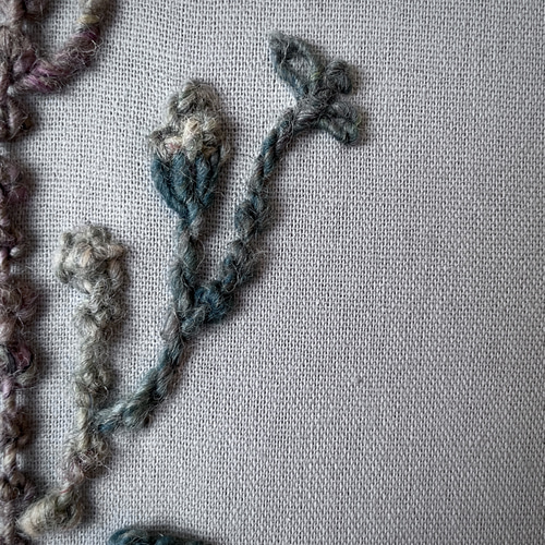 【一点もの】『手紡ぎ糸のお花. a'』手刺繍ファブリックパネル 一点もの】『手紡ぎ糸のお花. d'』手刺繍ファブリックパネル その他