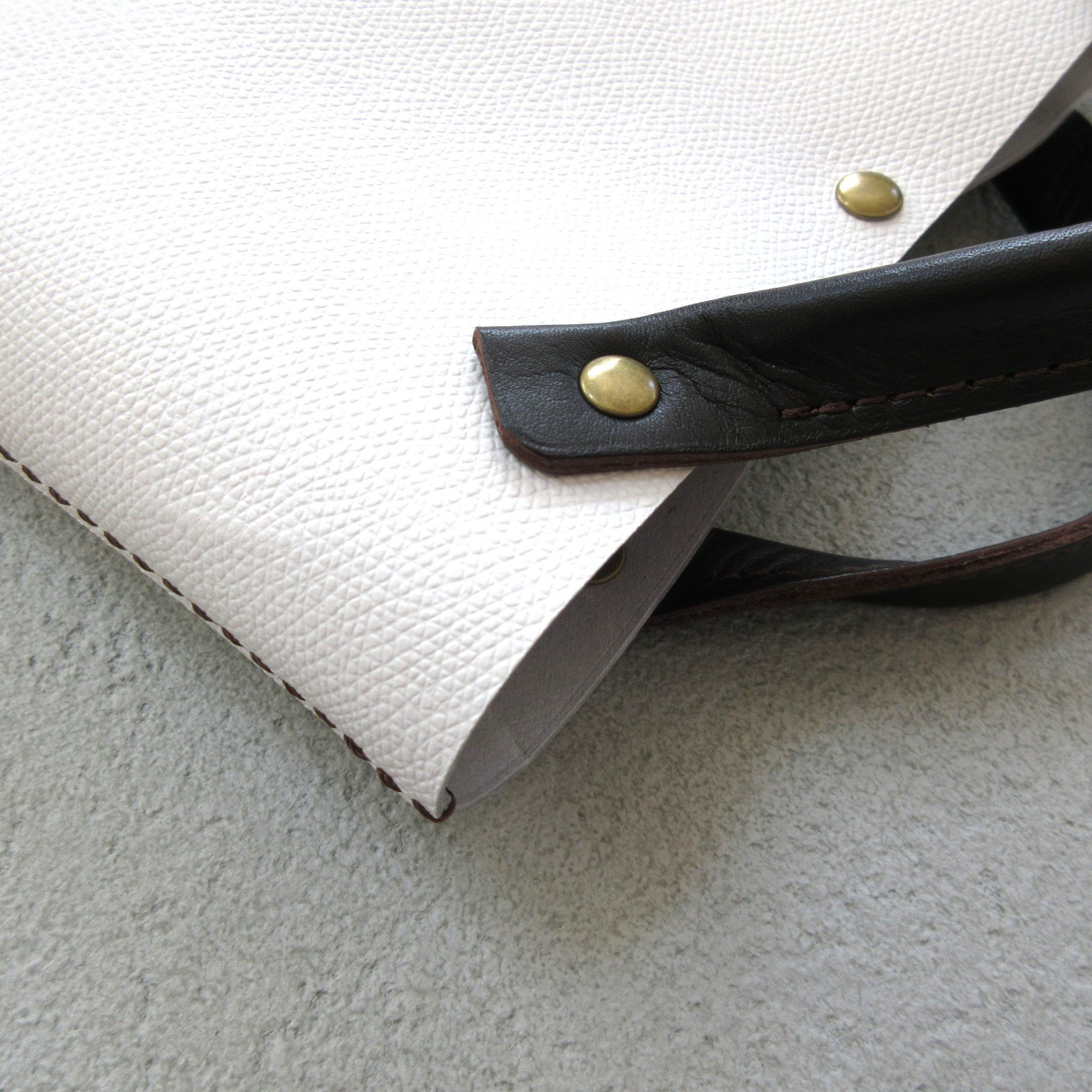 手縫い☆そのまま持っても映える♪《牛革》バッグインバッグ・ハンドソーイング・084・復刻