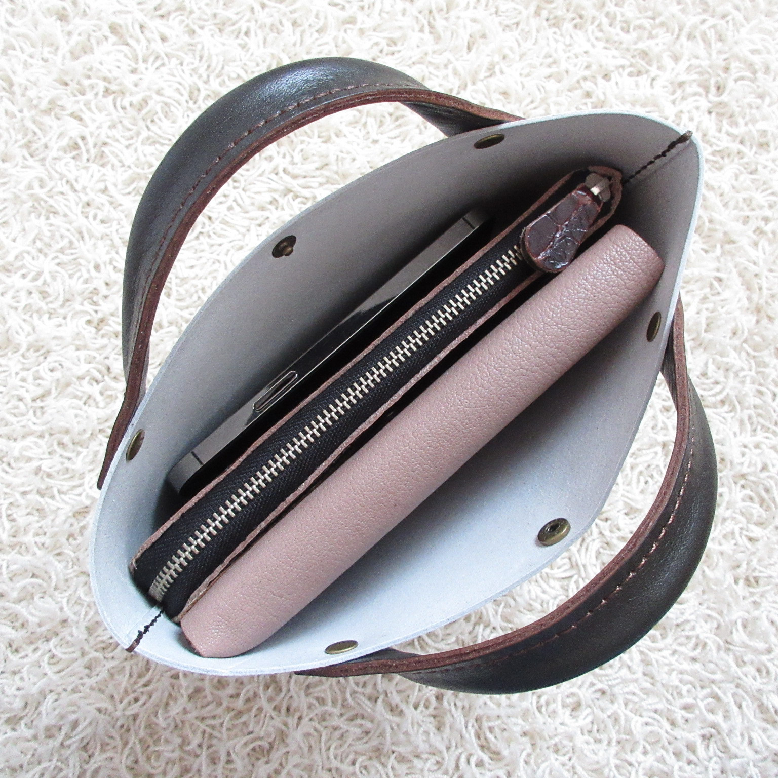 手縫い☆そのまま持っても映える♪《牛革》バッグインバッグ・ハンドソーイング・084・復刻