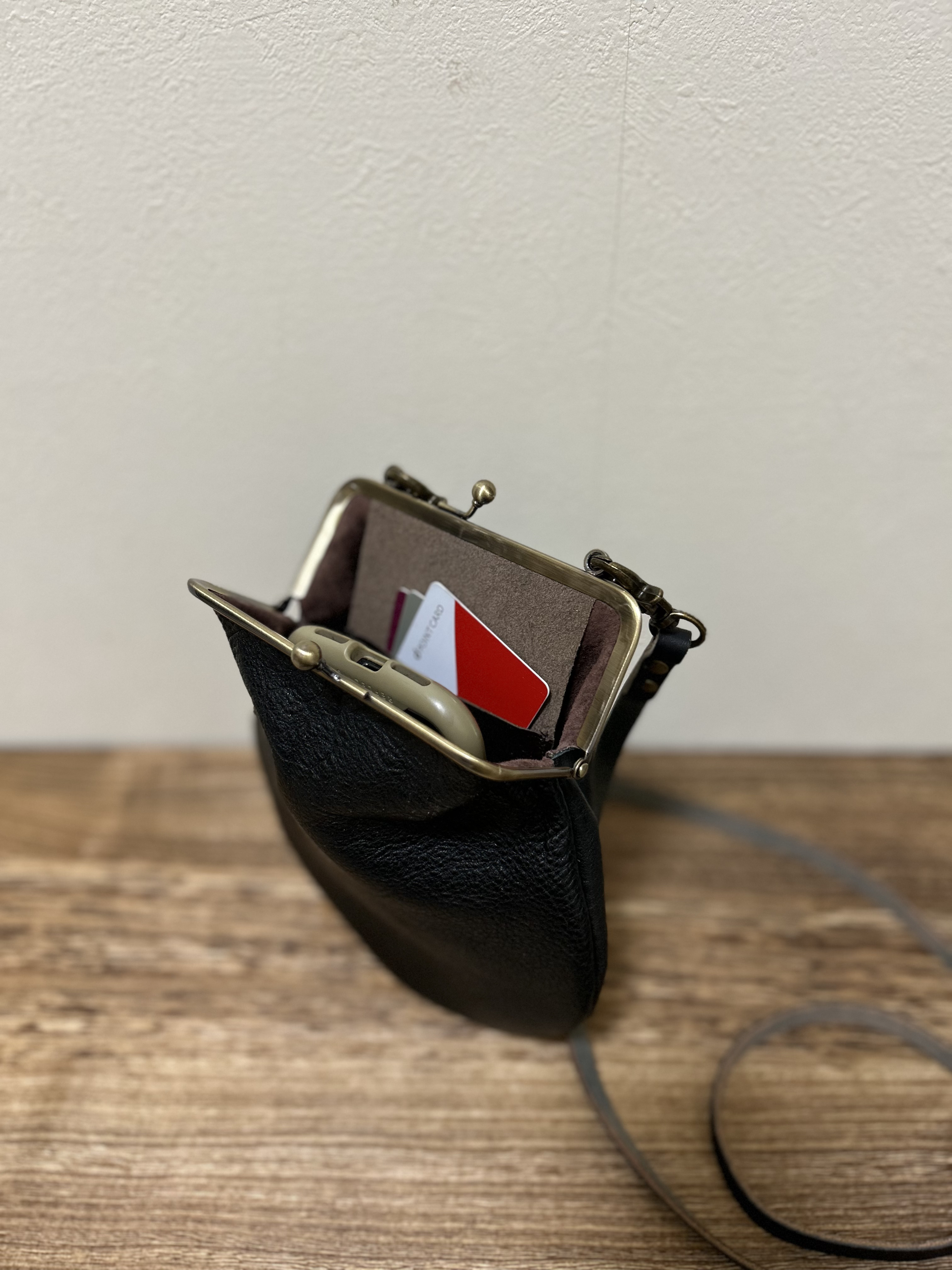 姫路レザーがま口ポシェット◆黒　カード入れ　スマホショルダー　サコッシュ　がま口　ショルダーバック