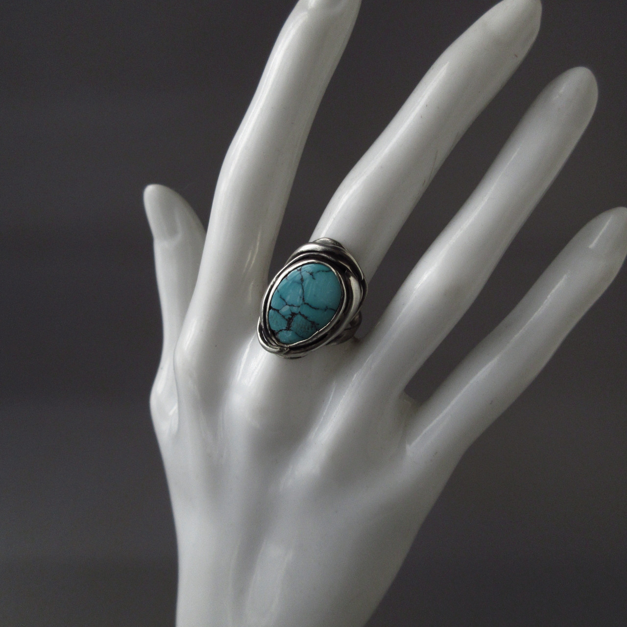 淡い色合いのターコイズ・燻しのシルバーリング