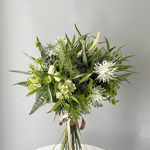 モダンなボタニカルグリーンブーケ｜前撮り・結婚式・ホテル婚に