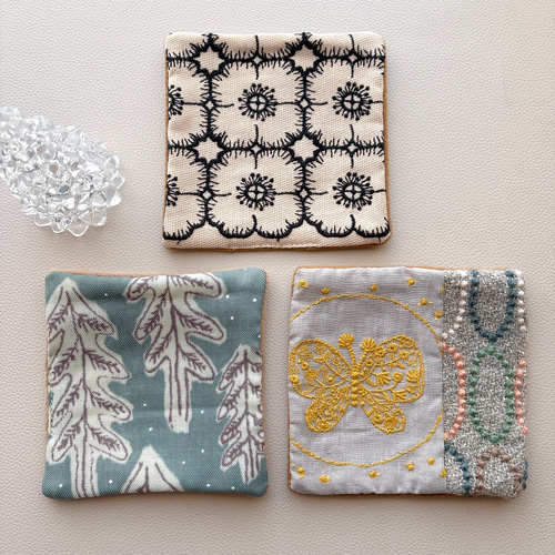 【新作未使用】Xmas限定商品　ミナペルホネン トレイ&刺繍コースター 新作未使用】Xmas限定商品 ミナペルホネン トレイ&刺繍コースター 新作