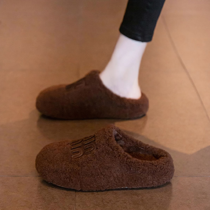 【ラムフリース】厚底 モコモコスリッパ レディース 外穿可  秋 レッド アルファベット柄 フリース入り