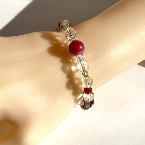 2026年・丙午「吉兆をまとう午年 飛翔の真紅守り」】ラッキカラー