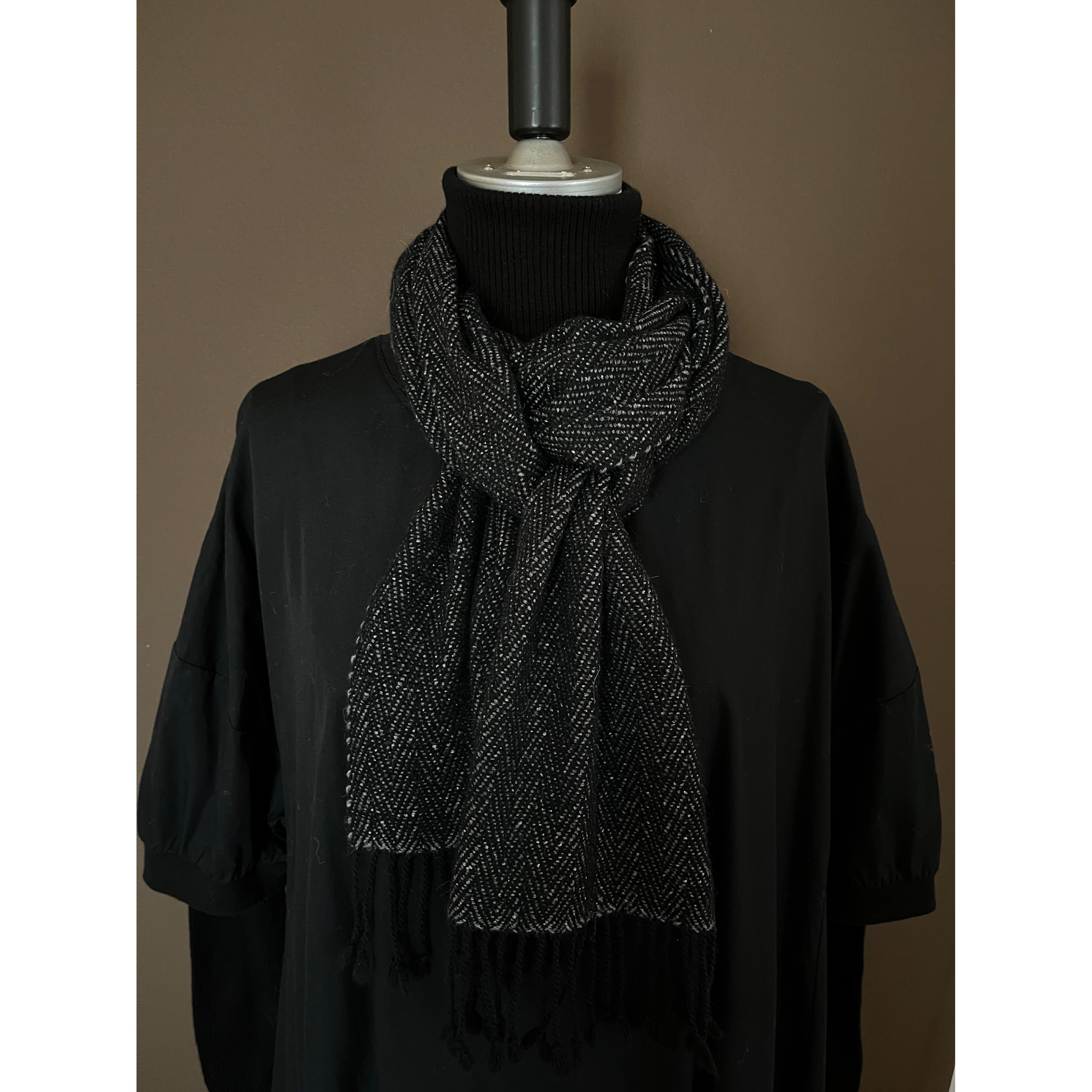 『巻きやすいマフラー』　カーボンブラック