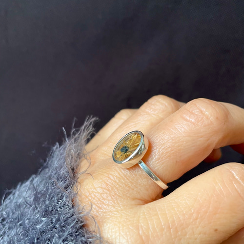 サイズ12号【太陽のような輝きの花 レア天然石】ルチルクォーツリング