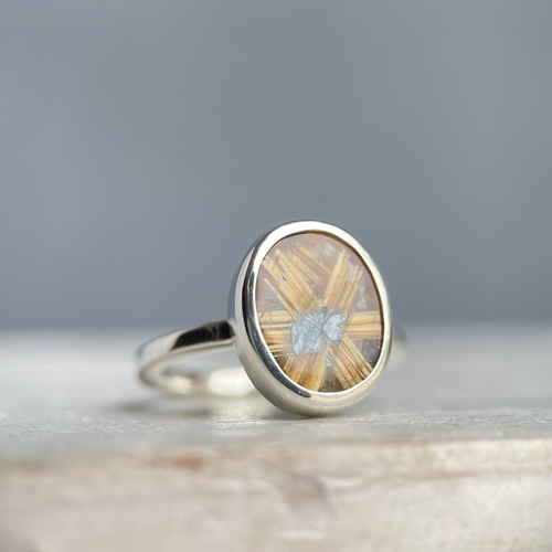 サイズ12号【太陽のような輝きの花 レア天然石】ルチルクォーツリング