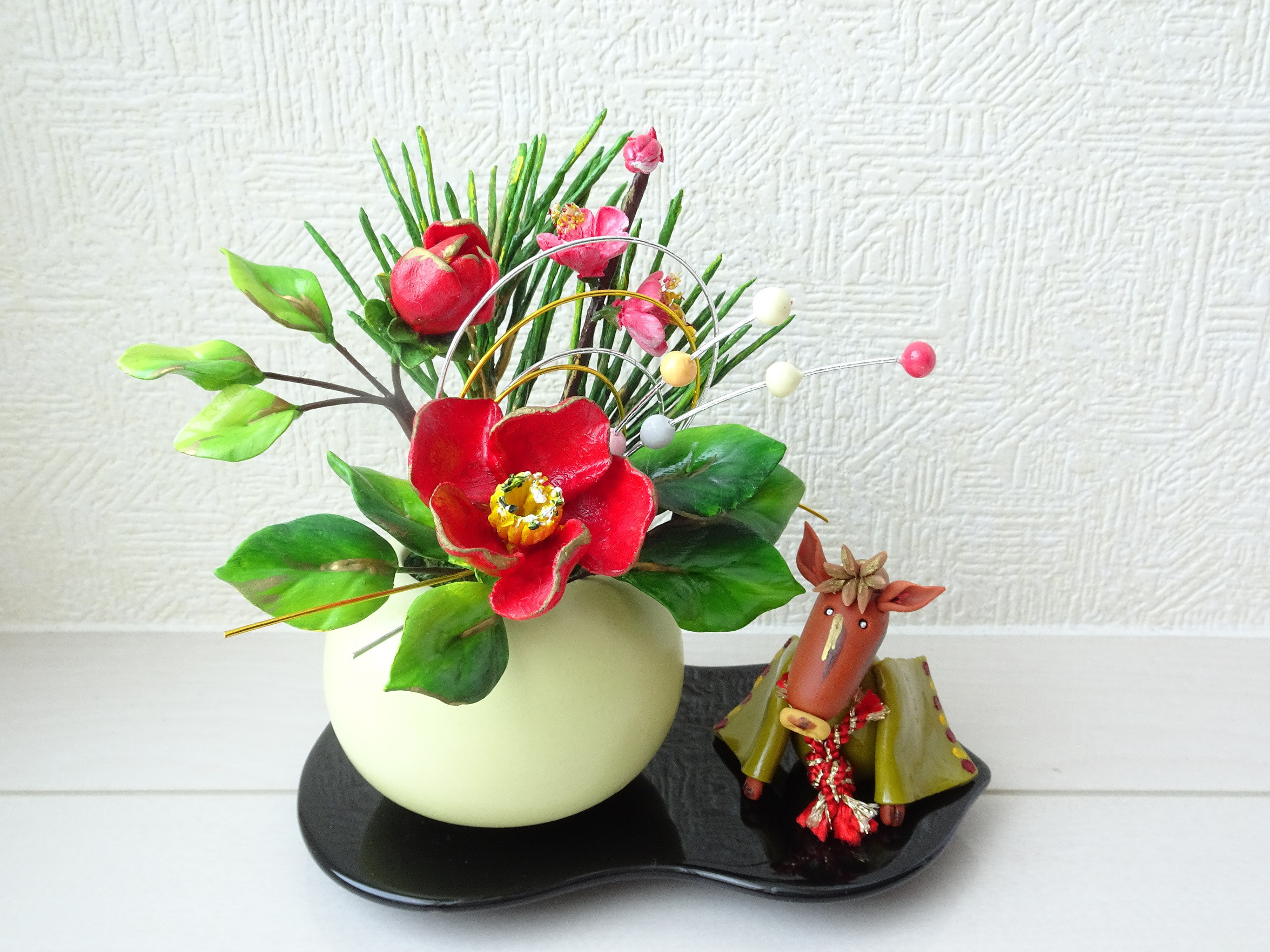 赤椿うま年【パンフラワー/干支の置物】2026年午年♪椿/梅/ウマ/水引/松/繭玉のお正月お飾り