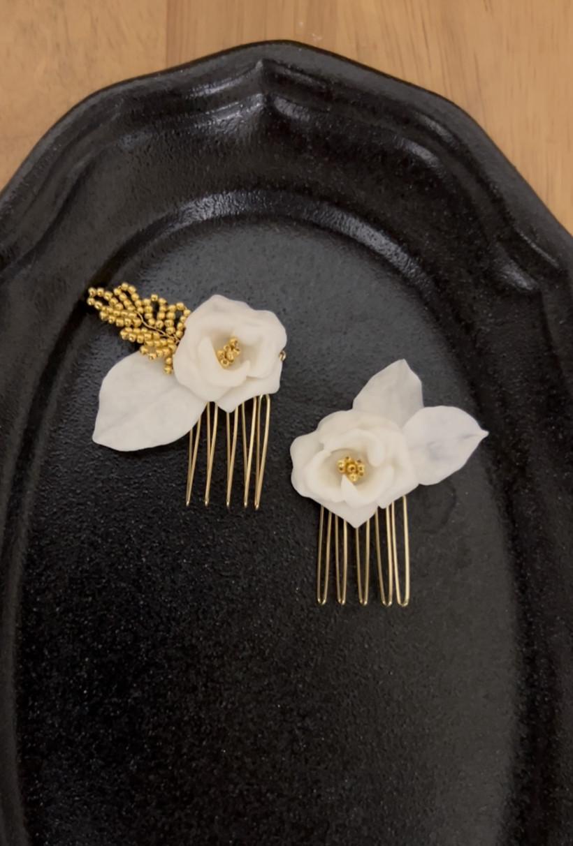 白椿　カメリア　樹脂×ガラスビーズ　髪飾り　ヘッドドレス　和装アクセサリー