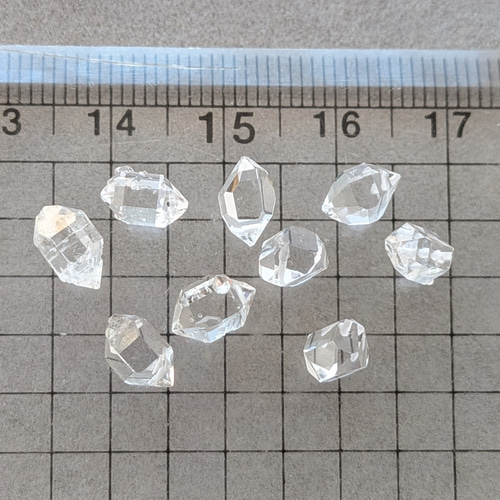 天然形状！∴天然石ビーズ∵ 高品質パキスタン産ダブルポイント