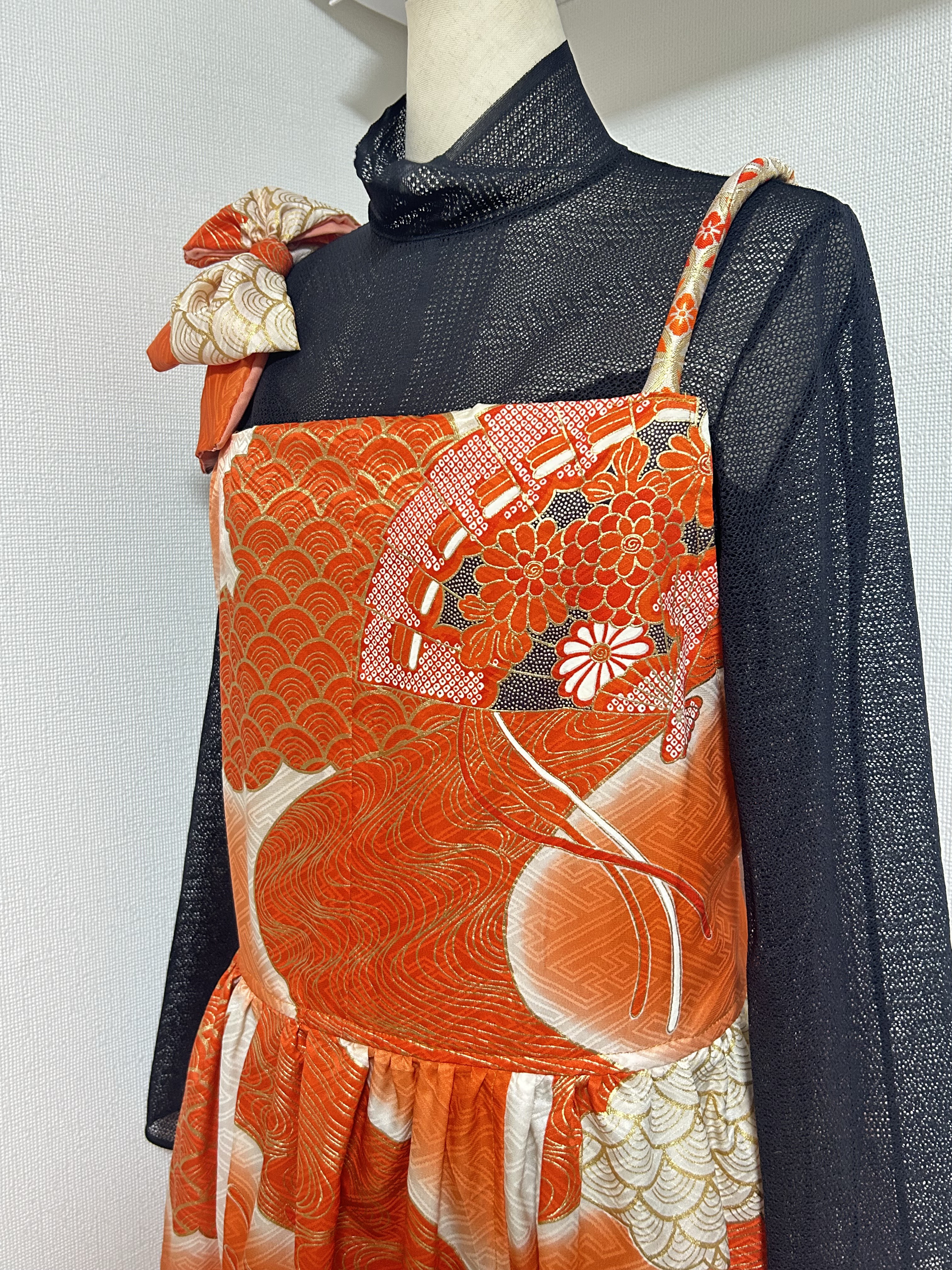 着物リメイク　金糸絹パーティードレス